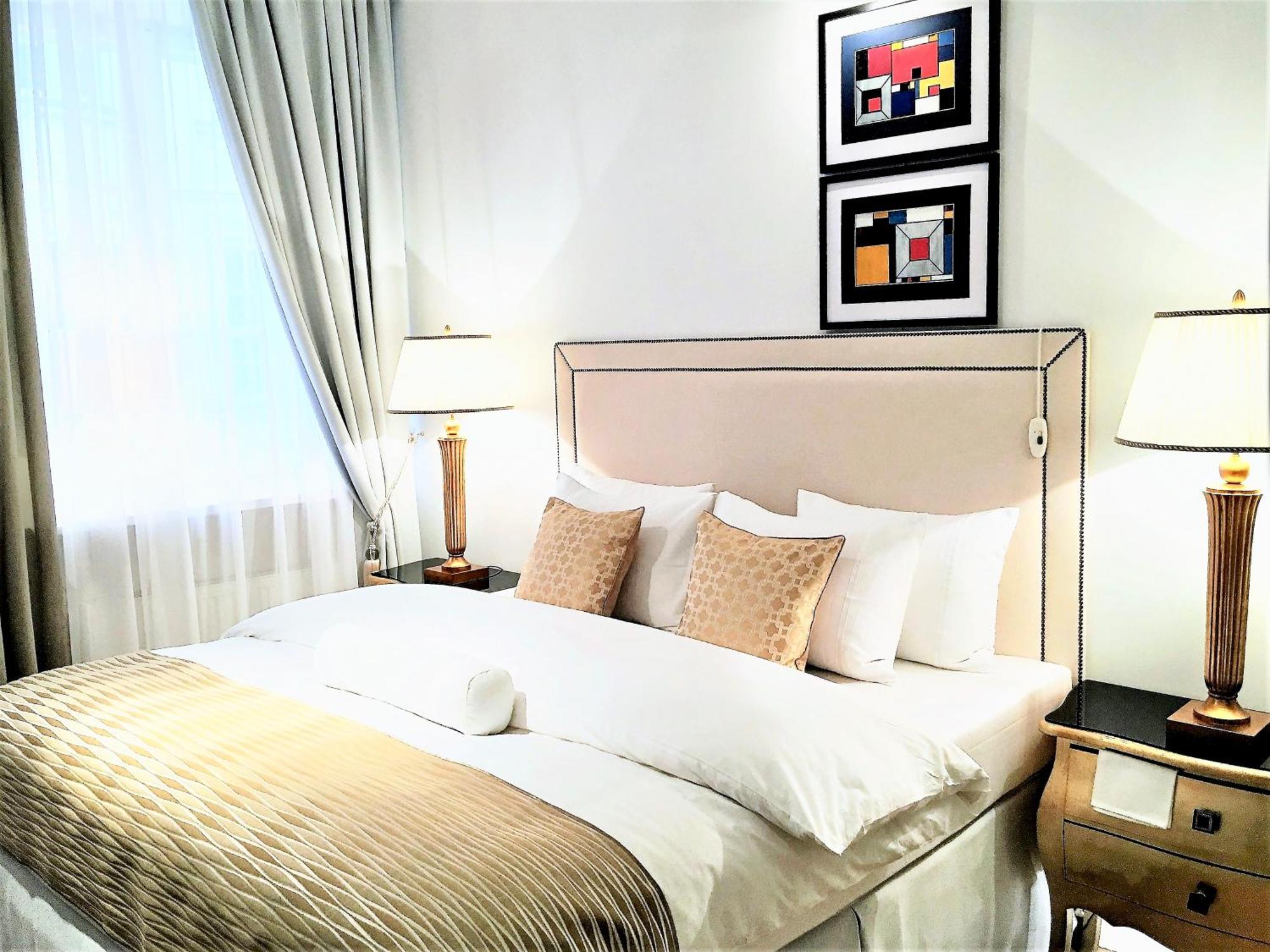 Luxury Apartments Mondrian Market Square III ワルシャワ 部屋 写真