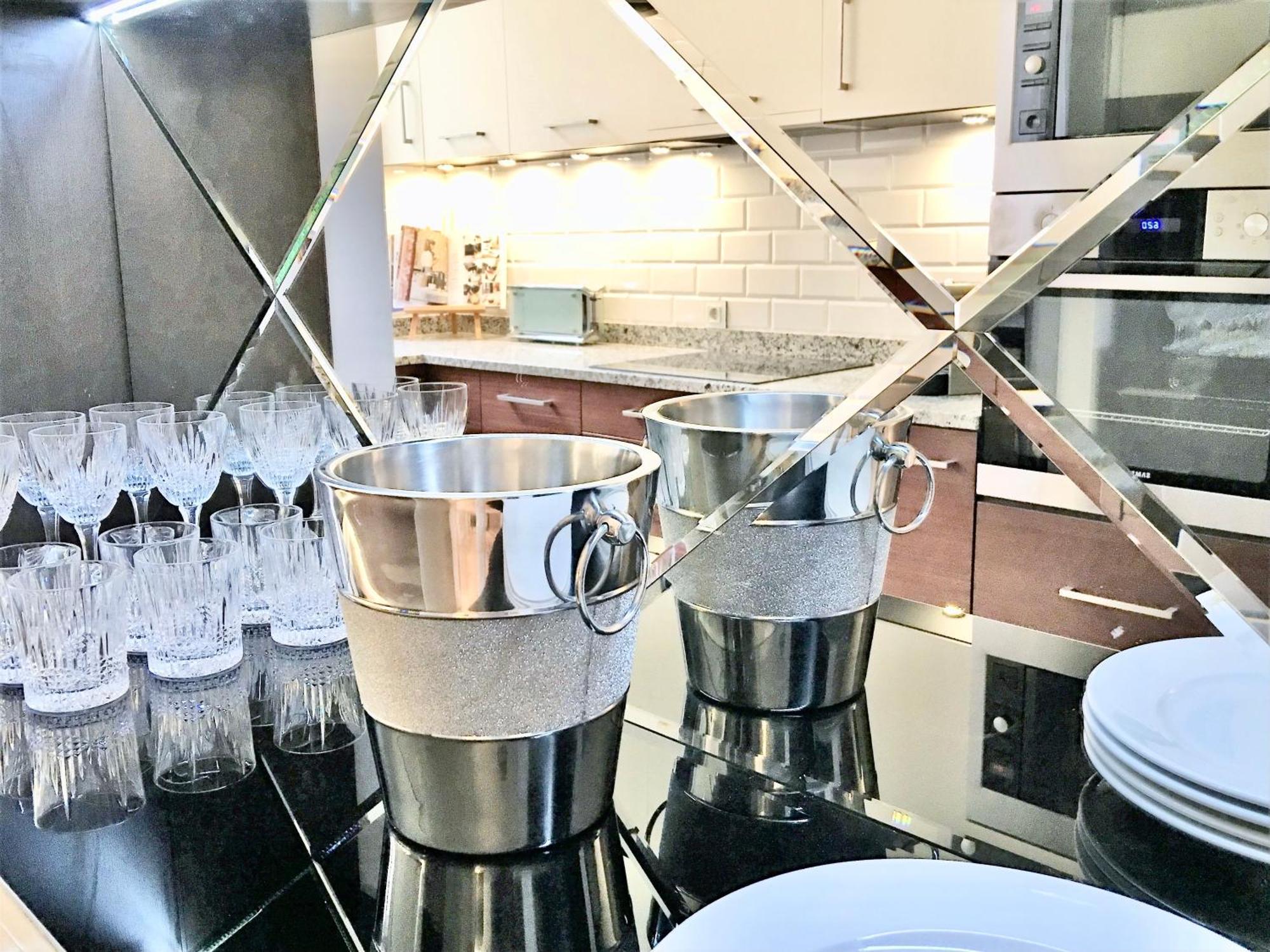 Luxury Apartments Mondrian Market Square III ワルシャワ 部屋 写真